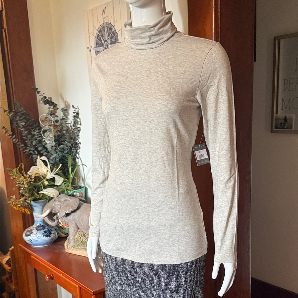 NWT Eddie Bauer size small Light Gray Turtleneck Long Sleeve Top